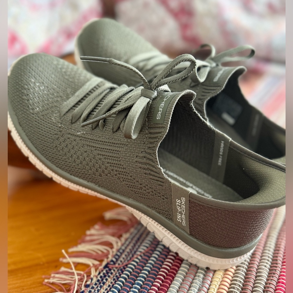 Sketchers slip one